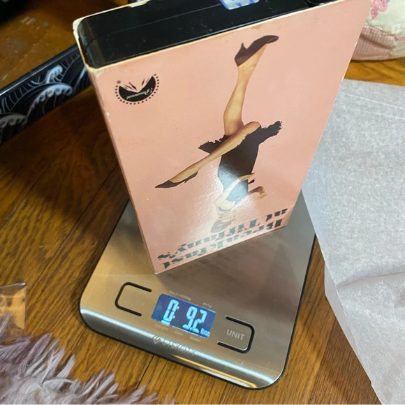 Vintage Collectible Breakfast at Tiffany's Audrey Helpburn VHS Tape Pink Cover - Picture 13 of 14